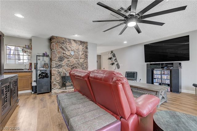 3928 Edgemoor Way, Las Vegas, NV 89121