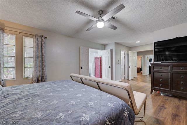 3928 Edgemoor Way, Las Vegas, NV 89121