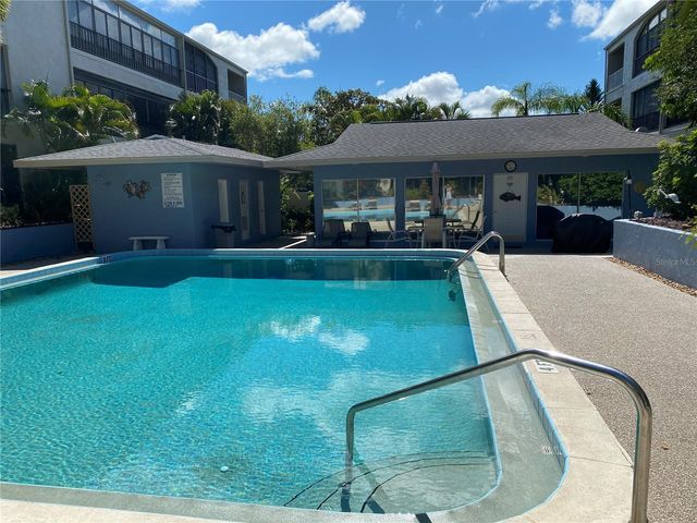 215 VALENCIA BOULEVARD 303, Belleair Bluffs, FL 33770