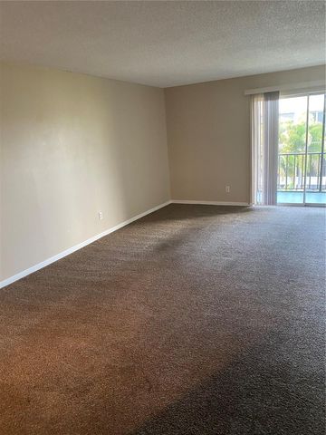 215 VALENCIA BOULEVARD 303, Belleair Bluffs, FL 33770