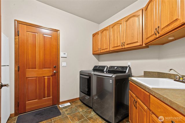 15523 SE 261st Place, Covington, WA 98042