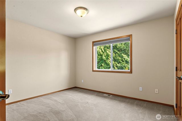 15523 SE 261st Place, Covington, WA 98042