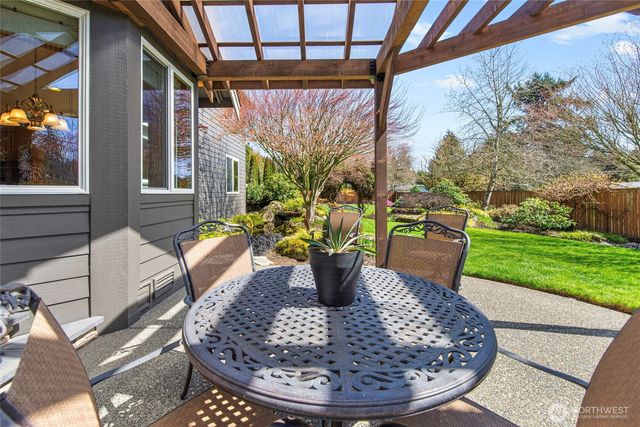 15523 SE 261st Place, Covington, WA 98042