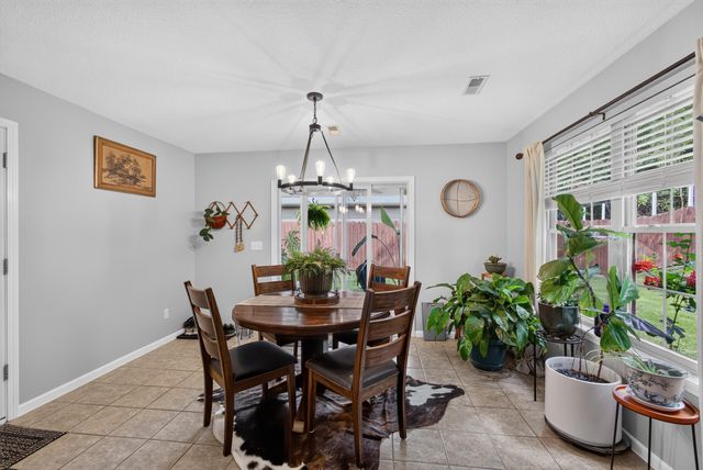 2912 WOODS CROSSING DR, Columbia, MO 65202