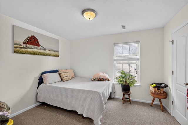 2912 WOODS CROSSING DR, Columbia, MO 65202