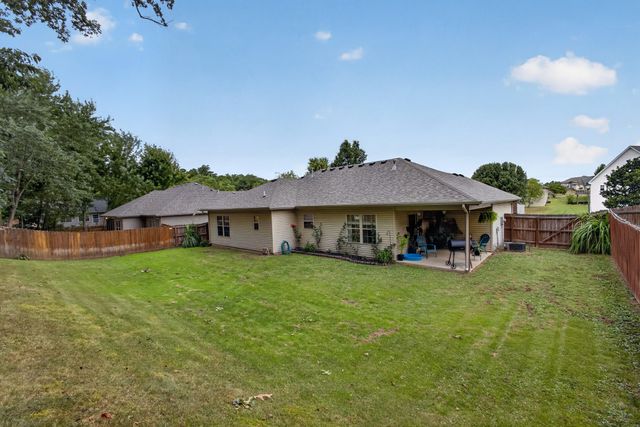 2912 WOODS CROSSING DR, Columbia, MO 65202