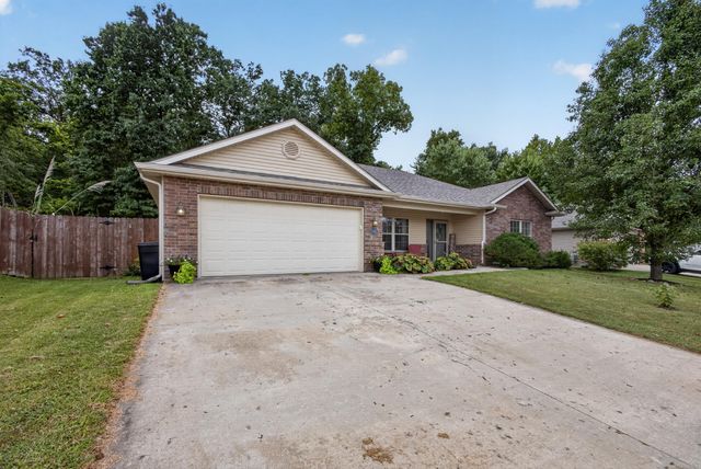 2912 WOODS CROSSING DR, Columbia, MO 65202