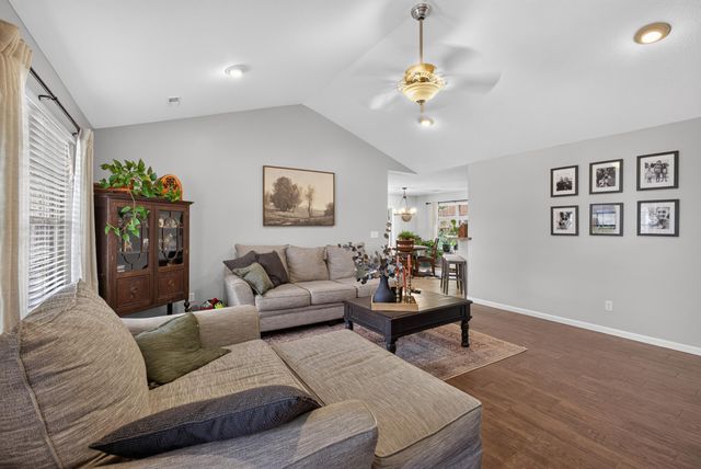 2912 WOODS CROSSING DR, Columbia, MO 65202
