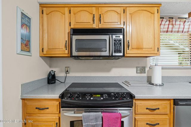 7210 SECRET WOODS Drive, Jacksonville, FL 32216