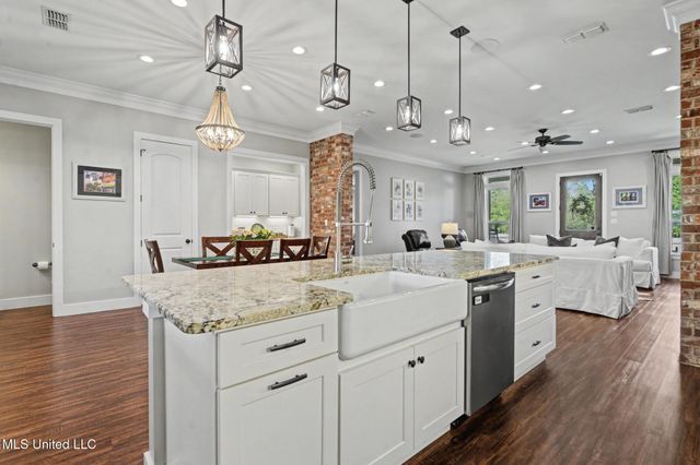 802 Old Spanish Trail, Bay Saint Louis, MS 39520