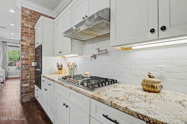 802 Old Spanish Trail, Bay Saint Louis, MS 39520