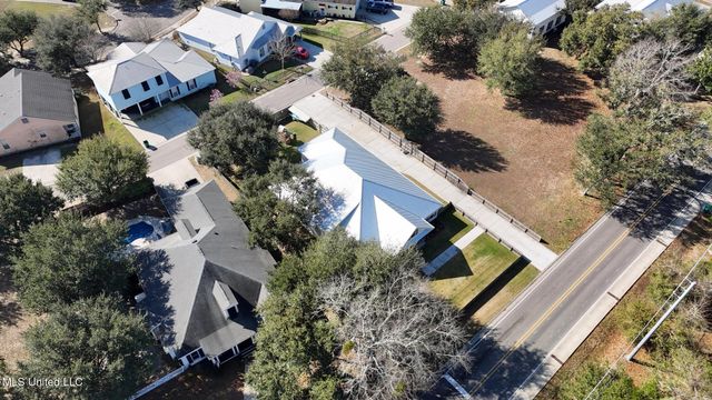 802 Old Spanish Trail, Bay Saint Louis, MS 39520