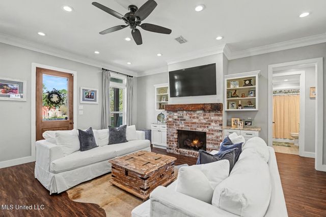 802 Old Spanish Trail, Bay Saint Louis, MS 39520