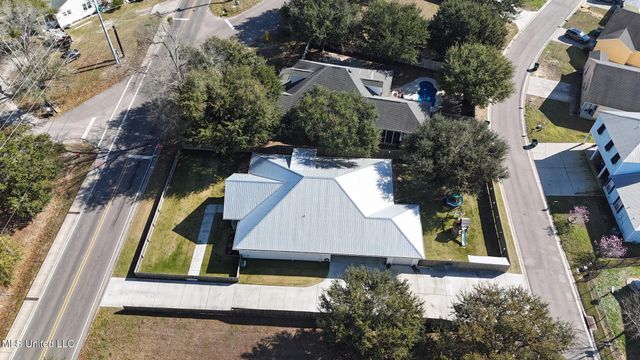 802 Old Spanish Trail, Bay Saint Louis, MS 39520