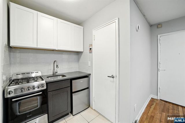 819 Bloomfield Avenue 12, Montclair, NJ 07042