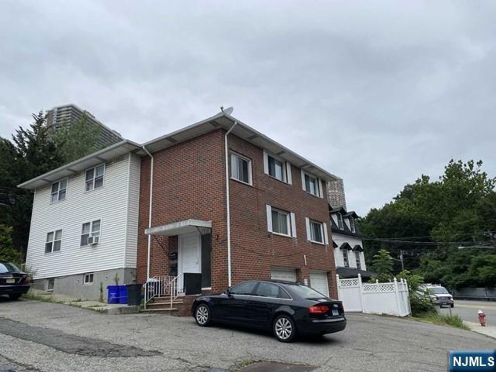 1462A River Road A, Edgewater, NJ 07020