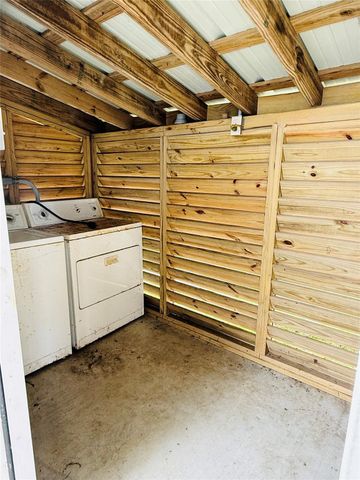 1217 N Monkhouse Drive, Crystal Beach, TX 77650