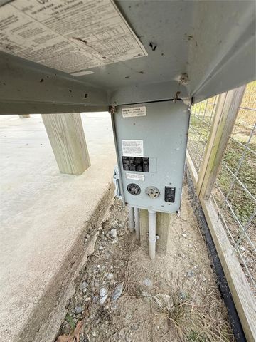 1217 N Monkhouse Drive, Crystal Beach, TX 77650