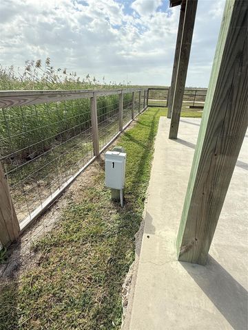 1217 N Monkhouse Drive, Crystal Beach, TX 77650