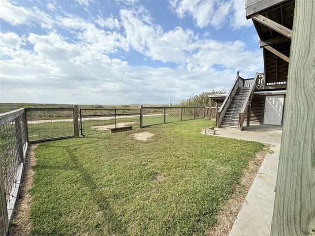 1217 N Monkhouse Drive, Crystal Beach, TX 77650