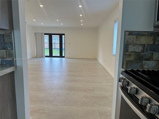 2832 SW 124th Ct, Miami, FL 33175