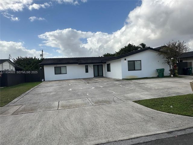 2832 SW 124th Ct, Miami, FL 33175