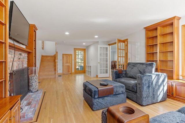 96 Mossman Rd, Sudbury, MA 01776