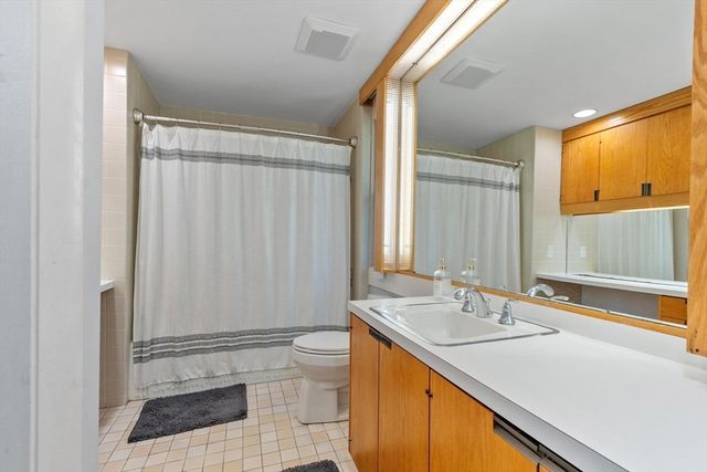 96 Mossman Rd, Sudbury, MA 01776