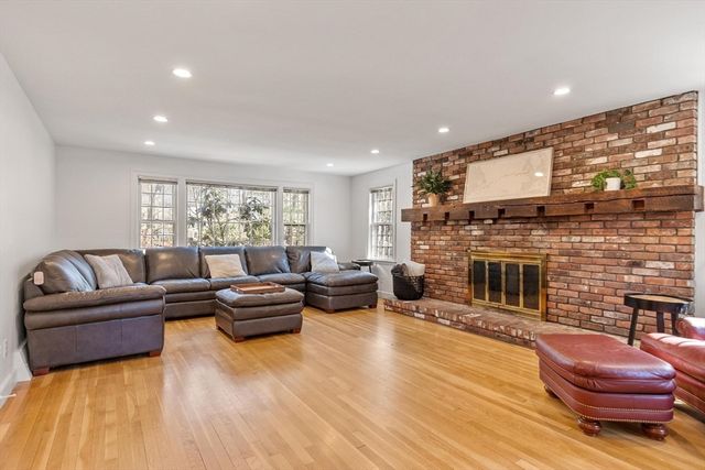 96 Mossman Rd, Sudbury, MA 01776