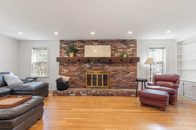 96 Mossman Rd, Sudbury, MA 01776