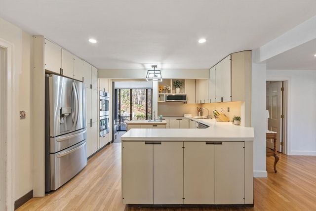 96 Mossman Rd, Sudbury, MA 01776