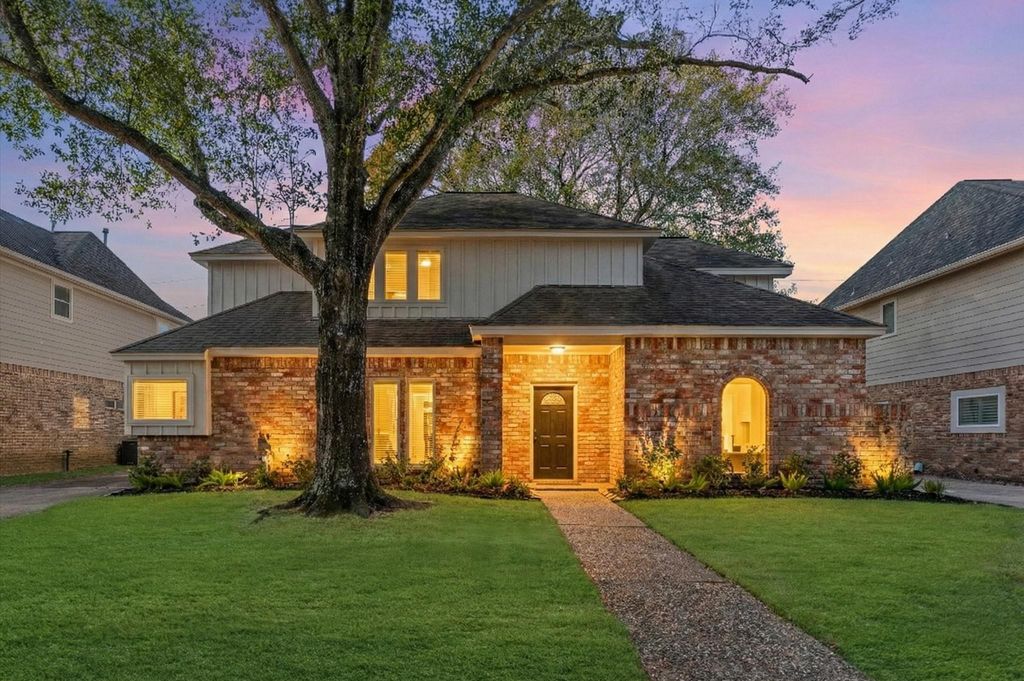 Image 1 of property listing at 20618 Prince Creek Drive, Katy, TX 77450