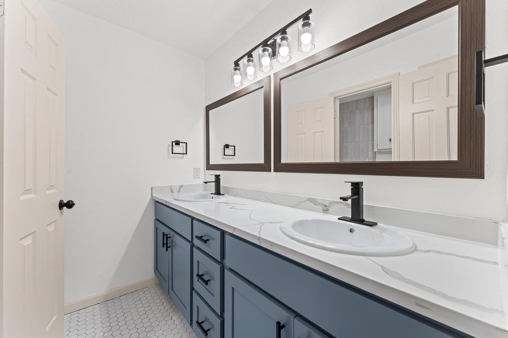 Image 20 of property listing at 20618 Prince Creek Drive, Katy, TX 77450