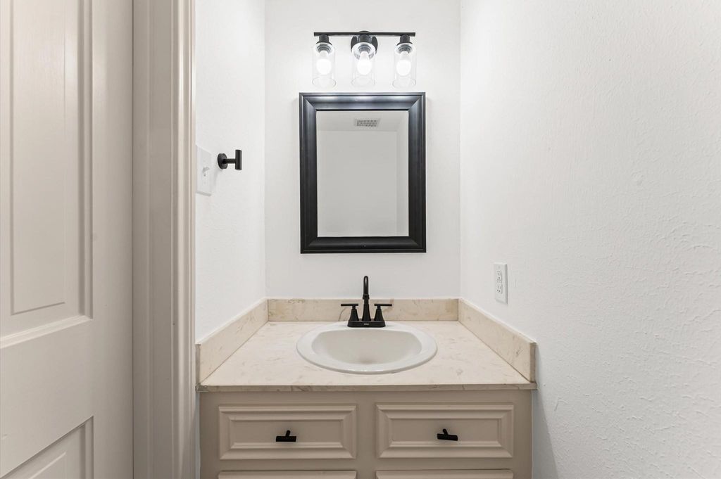 Image 23 of property listing at 20618 Prince Creek Drive, Katy, TX 77450