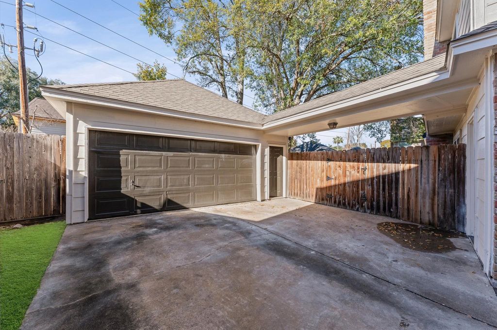 Image 27 of property listing at 20618 Prince Creek Drive, Katy, TX 77450