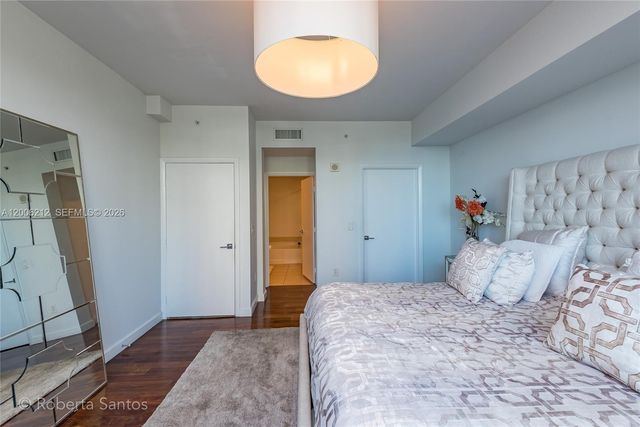 3340 NE 190th St 409, Aventura, FL 33180