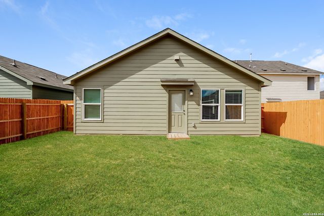 10619 McClintock, Converse, TX 78109