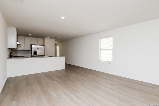 10619 McClintock, Converse, TX 78109