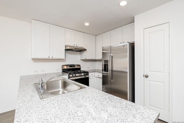 10619 McClintock, Converse, TX 78109