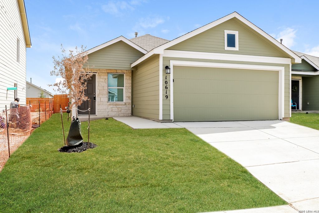 10619 McClintock, Converse, TX 78109