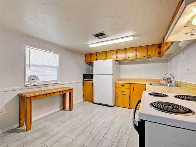 313 JESSICA STREET N, Nokomis, FL 34275