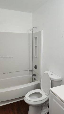 2401 Riverside Dr 510-B, Coral Springs, FL 33065