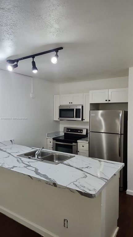 2401 Riverside Dr 510-B, Coral Springs, FL 33065