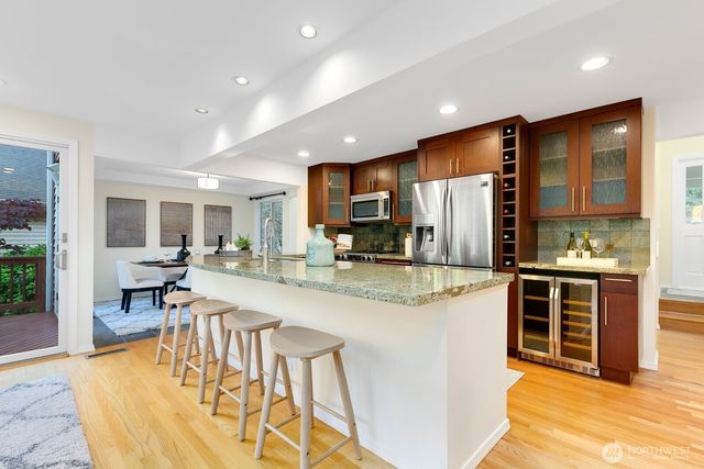 11404 NE 103rd Street, Kirkland, WA 98033