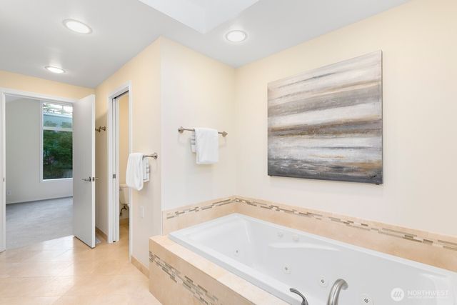 11404 NE 103rd Street, Kirkland, WA 98033