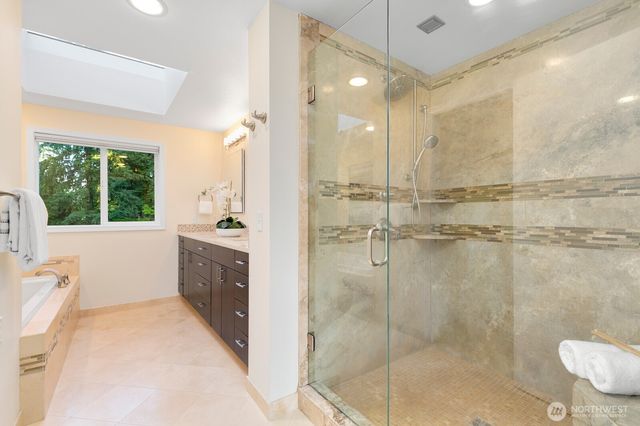 11404 NE 103rd Street, Kirkland, WA 98033