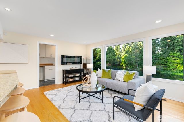 11404 NE 103rd Street, Kirkland, WA 98033
