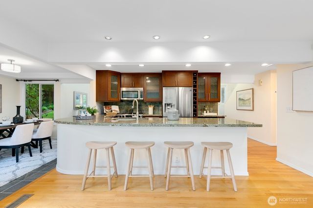 11404 NE 103rd Street, Kirkland, WA 98033