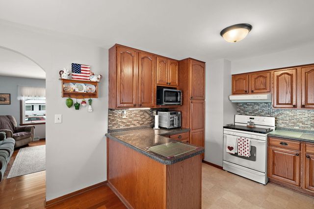 5851 Newport Avenue, Portage, IN 46368