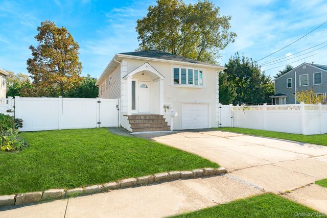 880 Washington Street, Baldwin, NY 11510